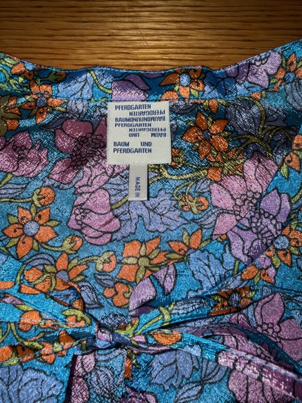 Tuckernuck “Flowerscape Martha” Blouse, size 36 - Picture 2 of 4
